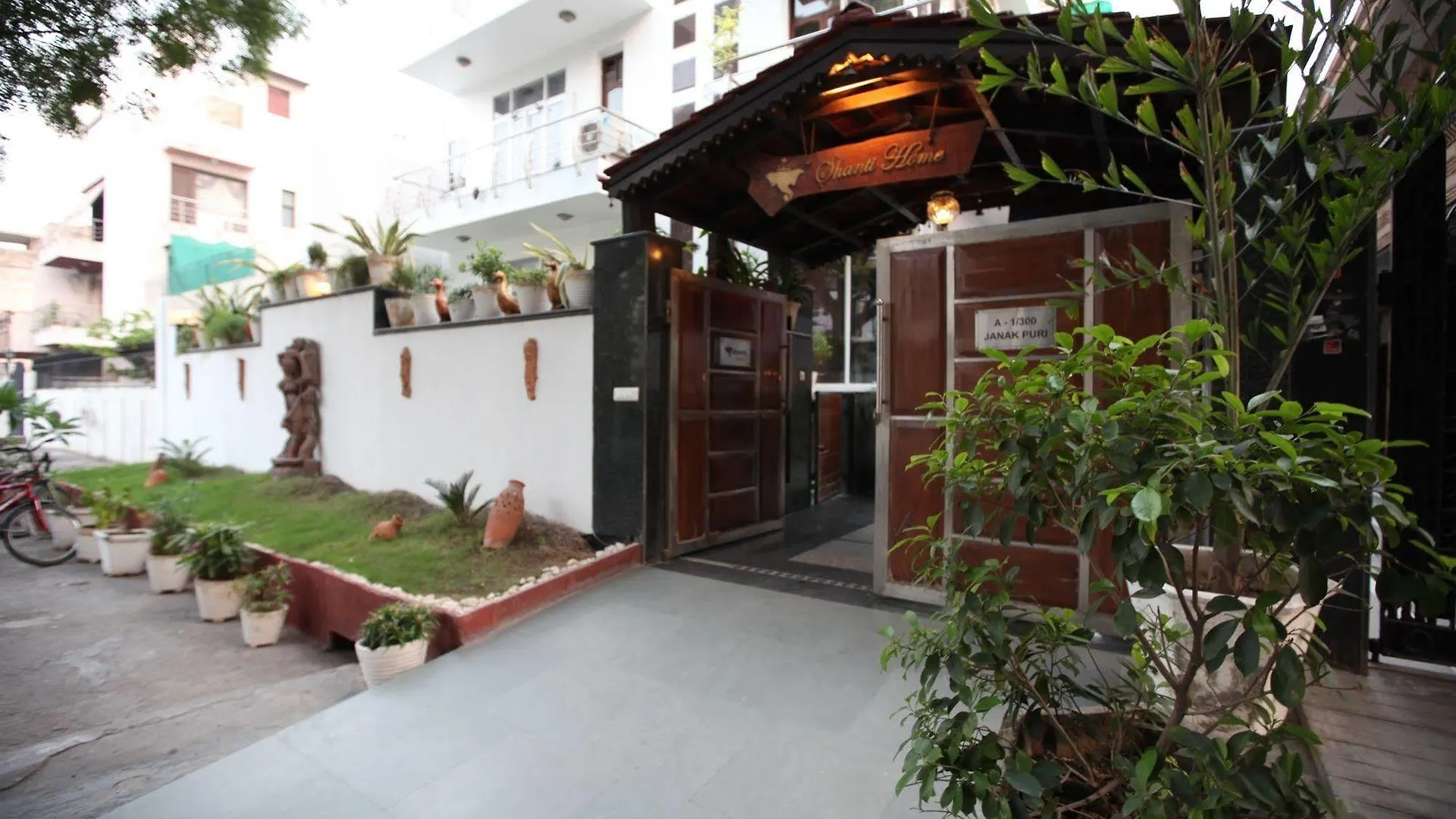 Shanti Home Delhi  Hotel Delhi (National Capital Territory of India)